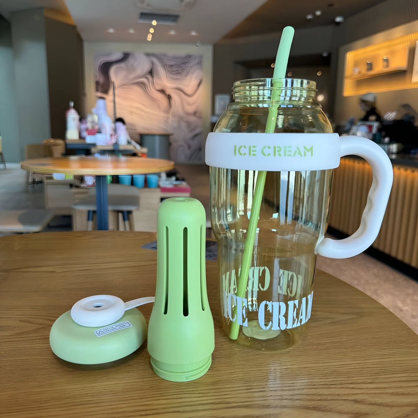 Cute Sipper Bottle With Straw