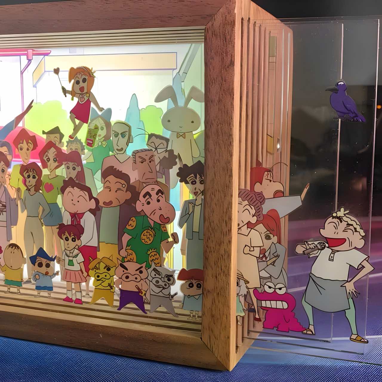 Shinchan Family Glowbox