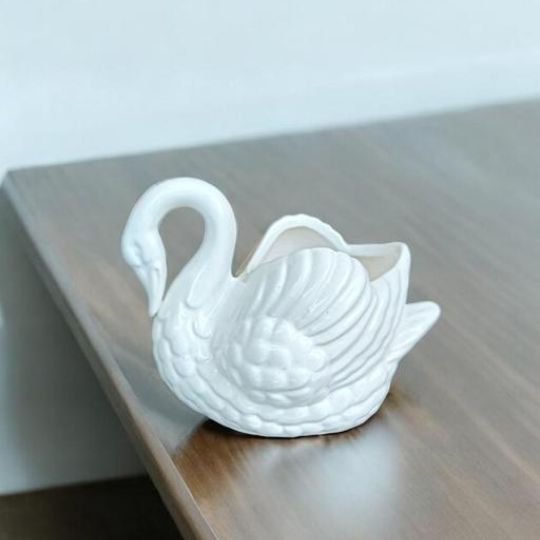 Swan Decor Pot