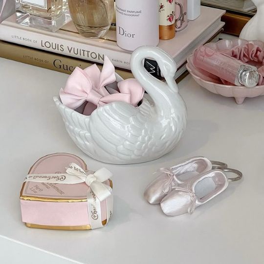 Swan Decor Pot